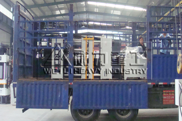 630噸液壓機(jī)裝車完畢，準(zhǔn)備發(fā)貨中