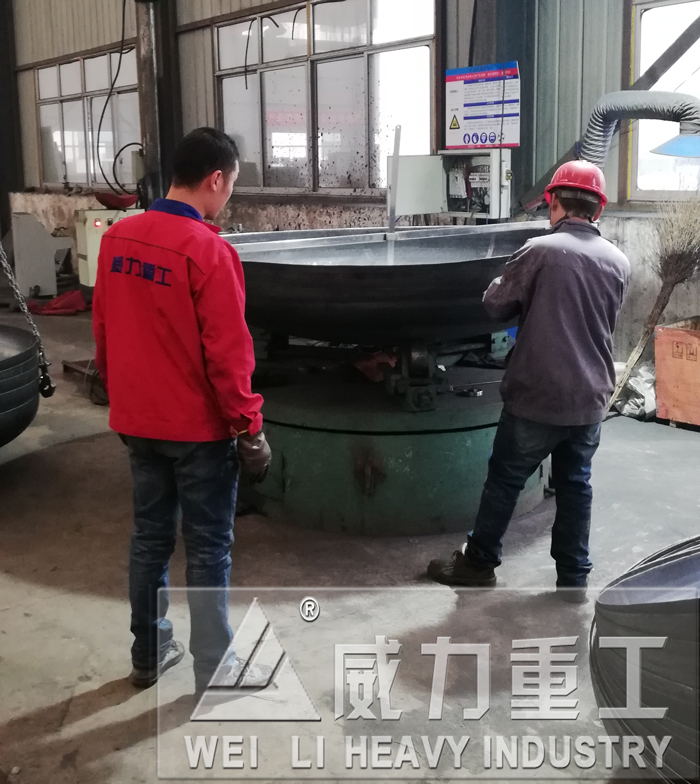 2800噸封頭液壓機(jī)客戶生產(chǎn)加工現(xiàn)場(chǎng)4