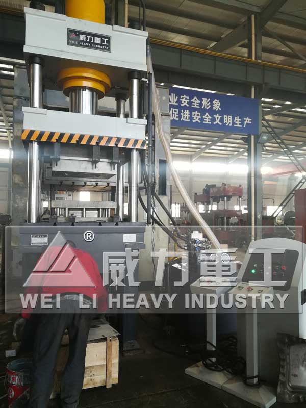 315噸薄板拉伸液壓機(jī)工作方式
