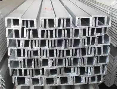 校正完成的槽鋼產品